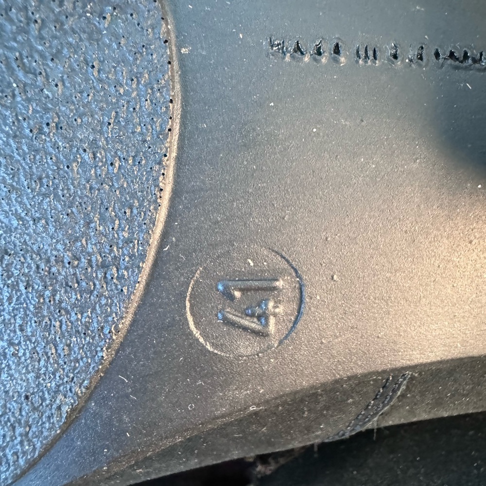 Rieker Black Size 41 with 2” Heal - Picture 2 of 8